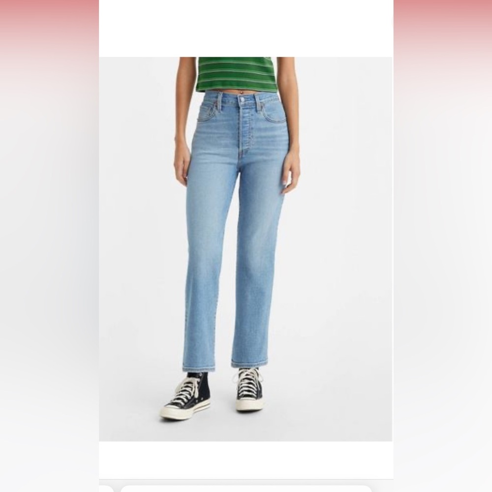 Levi’s ribcage straight light wash jeans size 27
